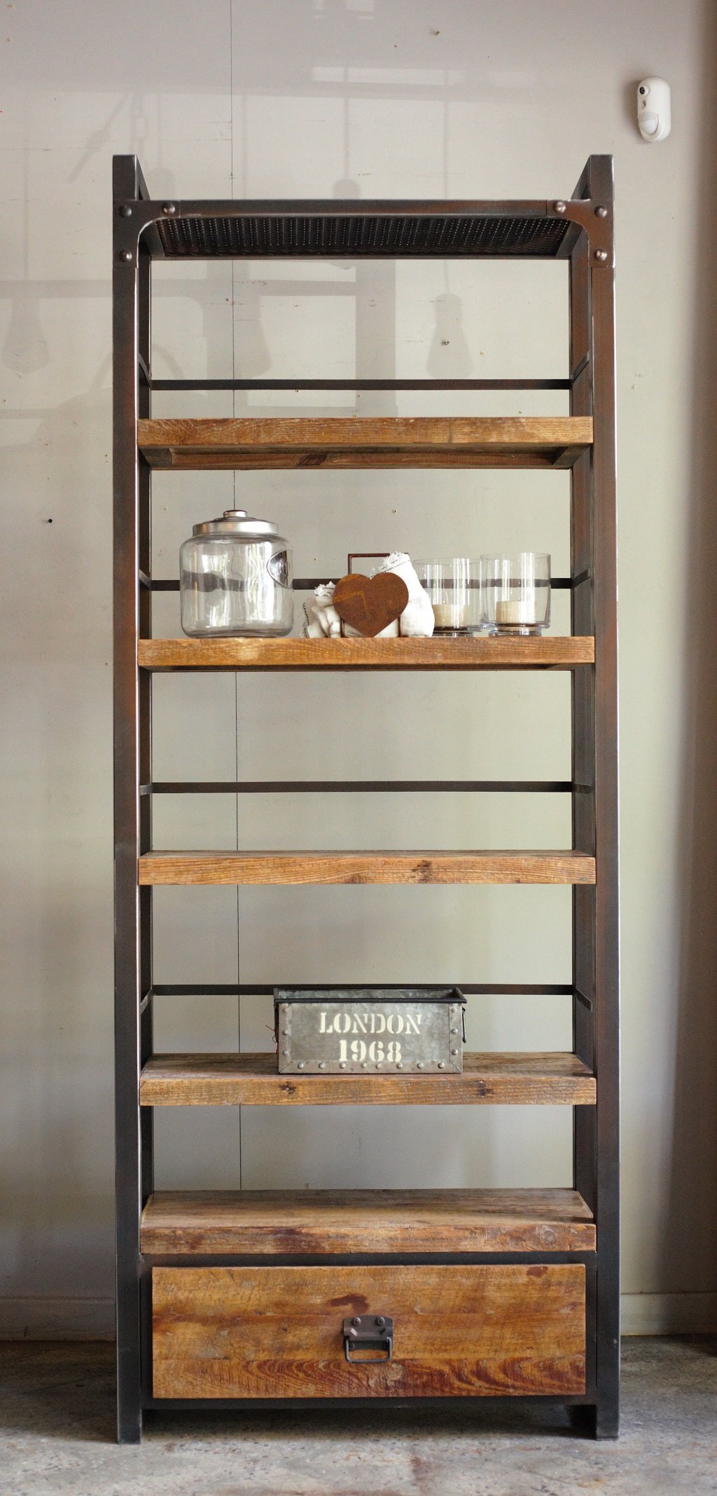 Estantería en madera y metal Brisa