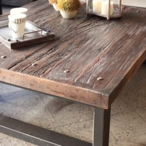 Mesa de centro rústica de madera maciza de pinotea y estructura de hierro