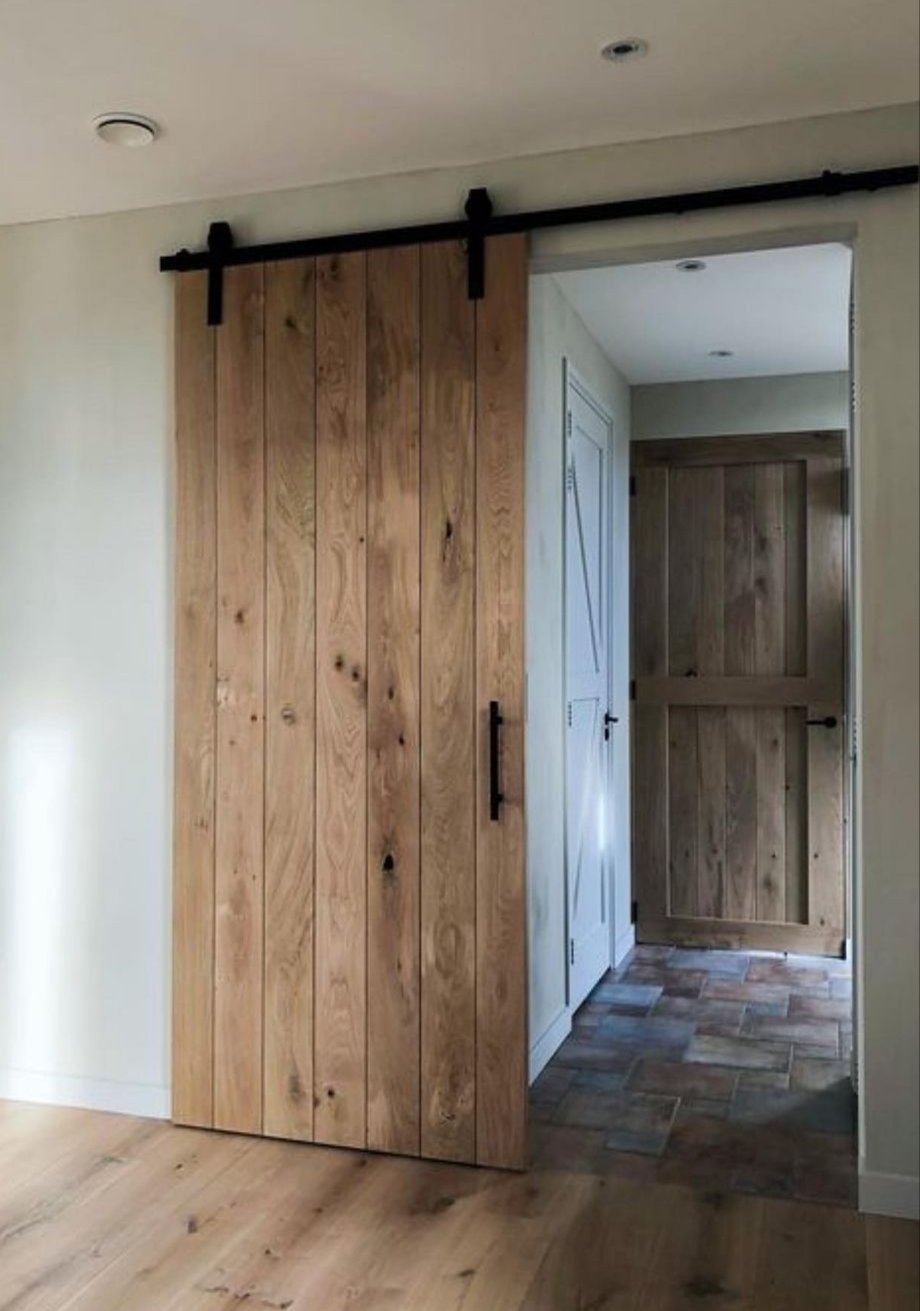 Puerta corredera de madera rústica - Imagen 3